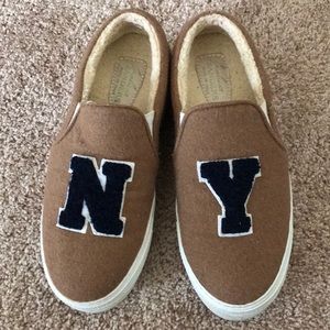 NY 🗽applique camel platform slide on sneakers